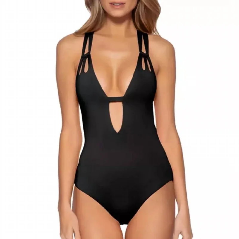 Stylish Women's Garments For Holidays Skylar Plunge One Piece Swimsuit In Black