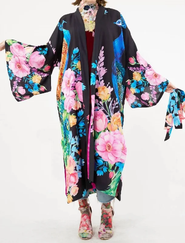 Women's Vintage-Inspired Clothing Fantasy Kimono In Black/multi