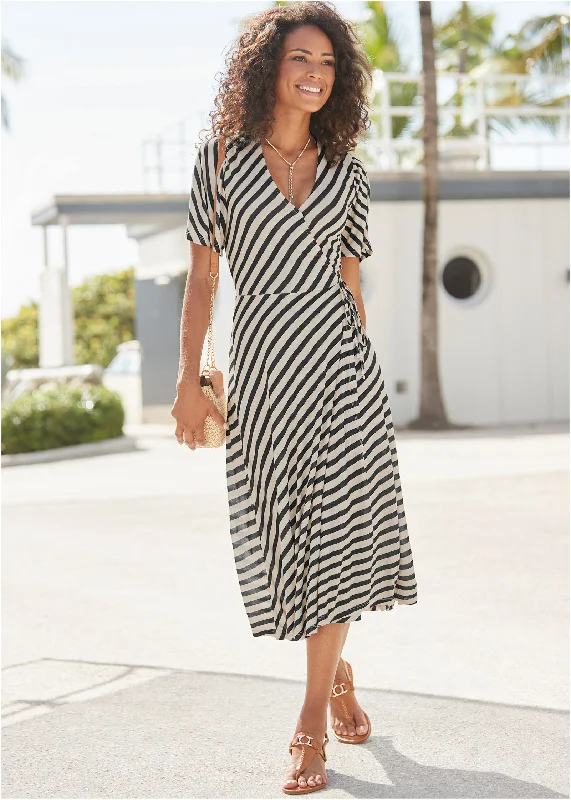 Women's High-Fashion Clothes Faux Wrap Midi Dress - Black & White